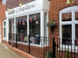 Cafe Papillon back